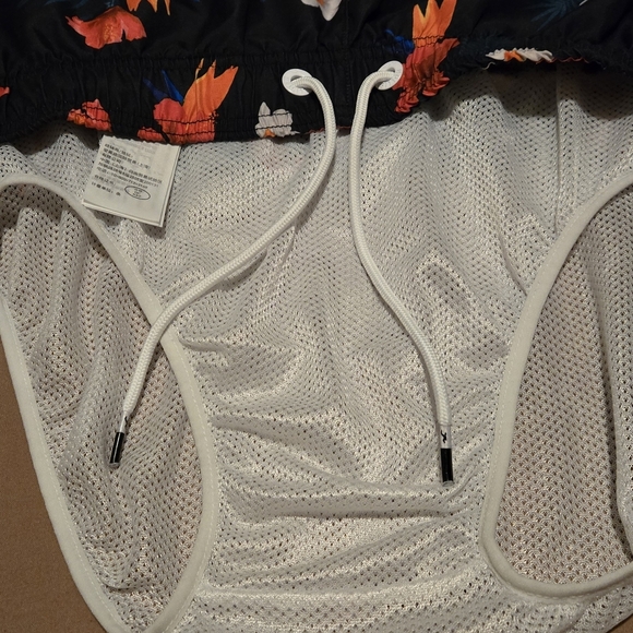 Hollister Red and Black Swim Trunks Bold Design (1) - Picture 5 of 5